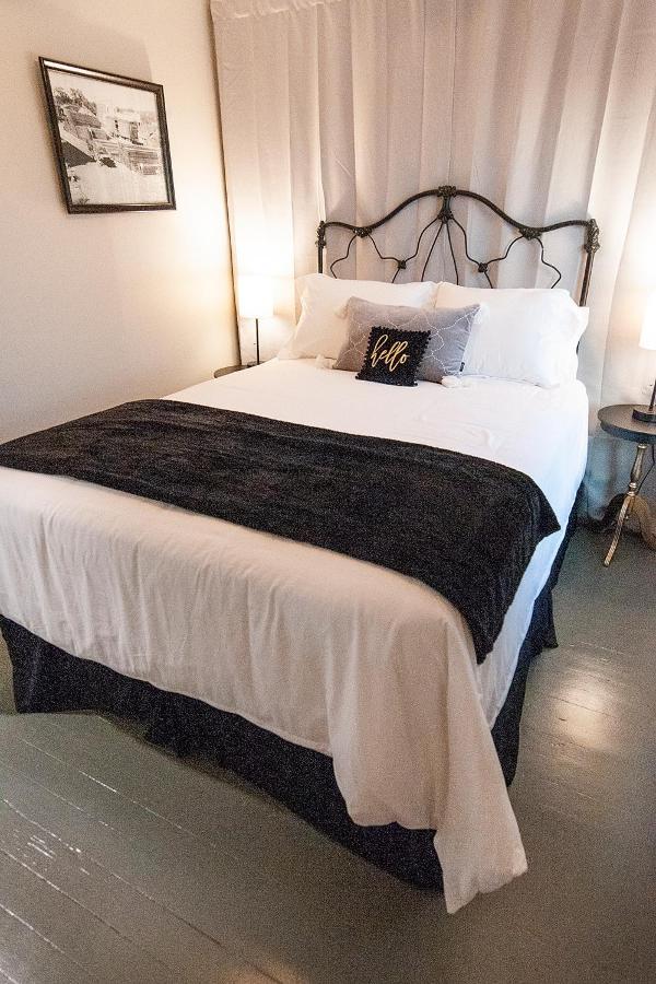Dabbs Hotel Bed And Breakfast Llano Exteriér fotografie