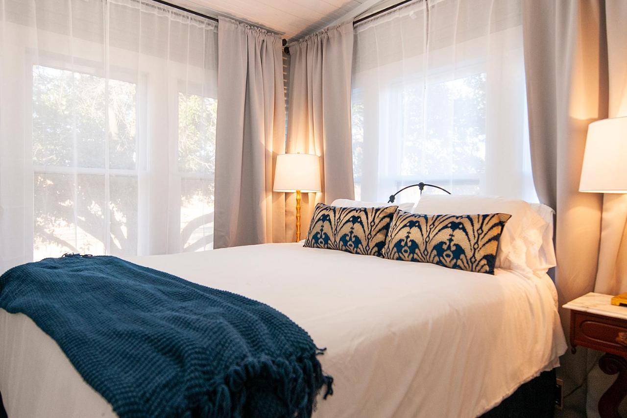 Dabbs Hotel Bed And Breakfast Llano Exteriér fotografie